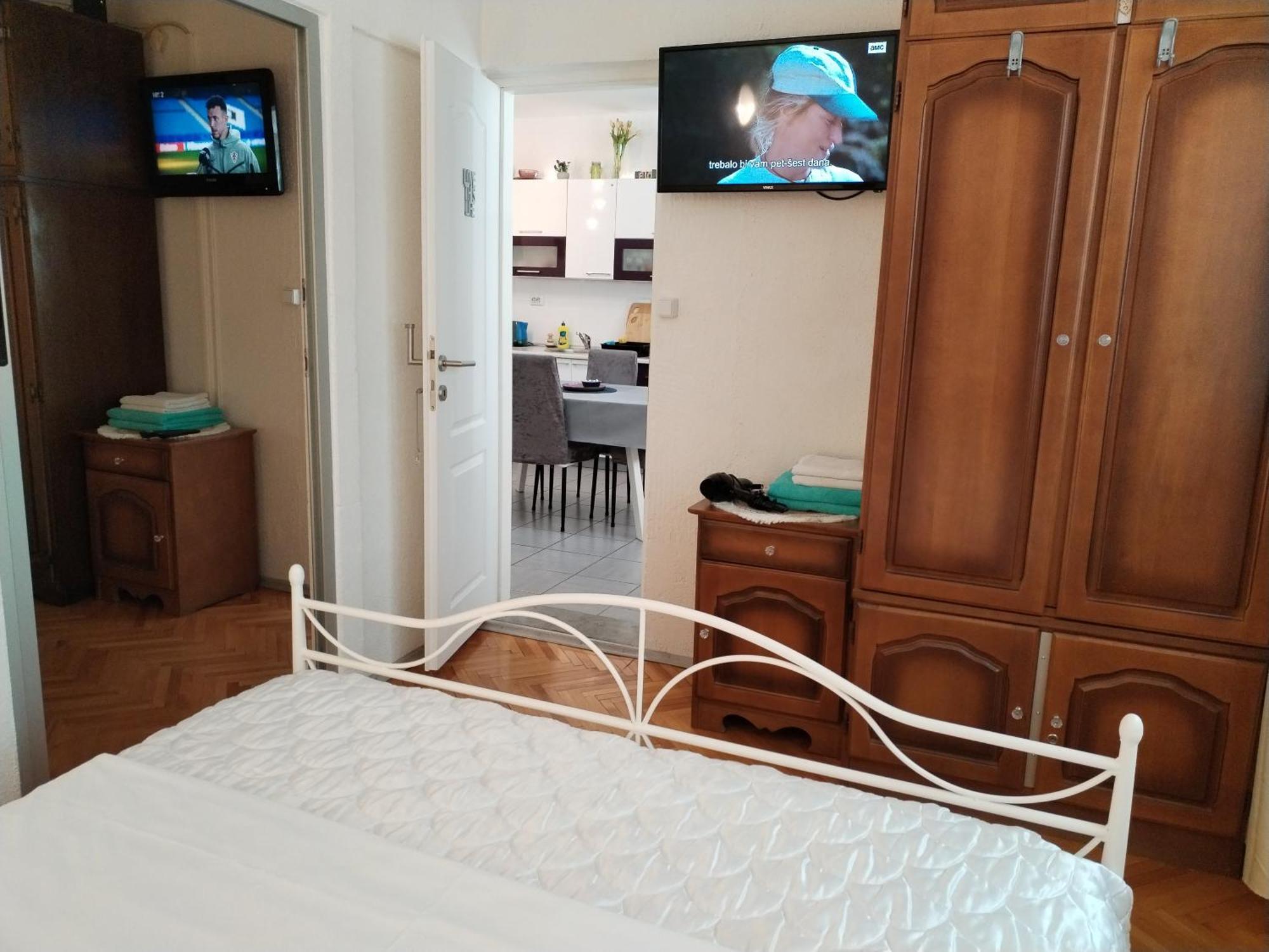 Suzana 2br With Balcony Apartman