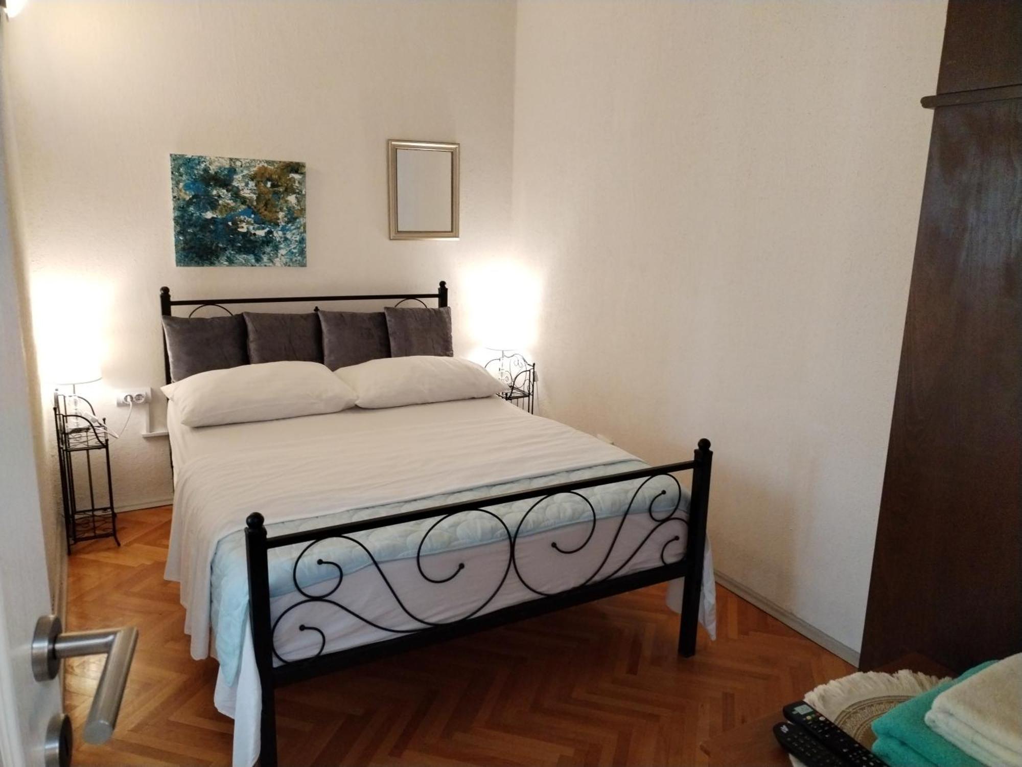 Suzana 2br With Balcony Apartman